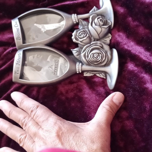 Metalic Frame - Picture 1 of 10